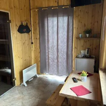 Maja Saunaga Kahele Arturis Puhkemaja *
