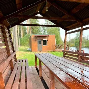 펜션 Maja Saunaga Kahele Arturis *