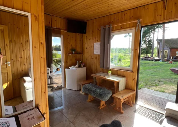 Maja Saunaga Kahele Arturis 펜션 Romeda