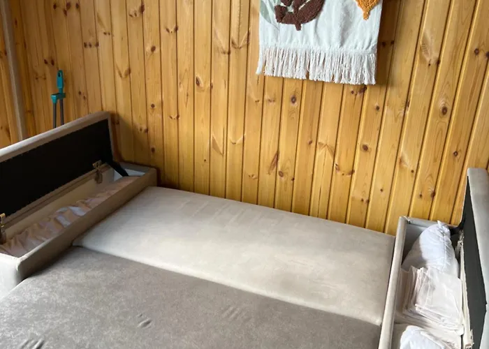 펜션 Maja Saunaga Kahele Arturis Romeda